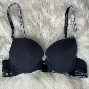 Calvin Klein T shirt Bra